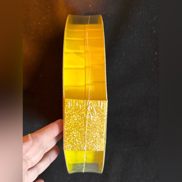 ZURU 5 Surprise Mini Brands Collector's Case - Gold - Picture 2 of 4